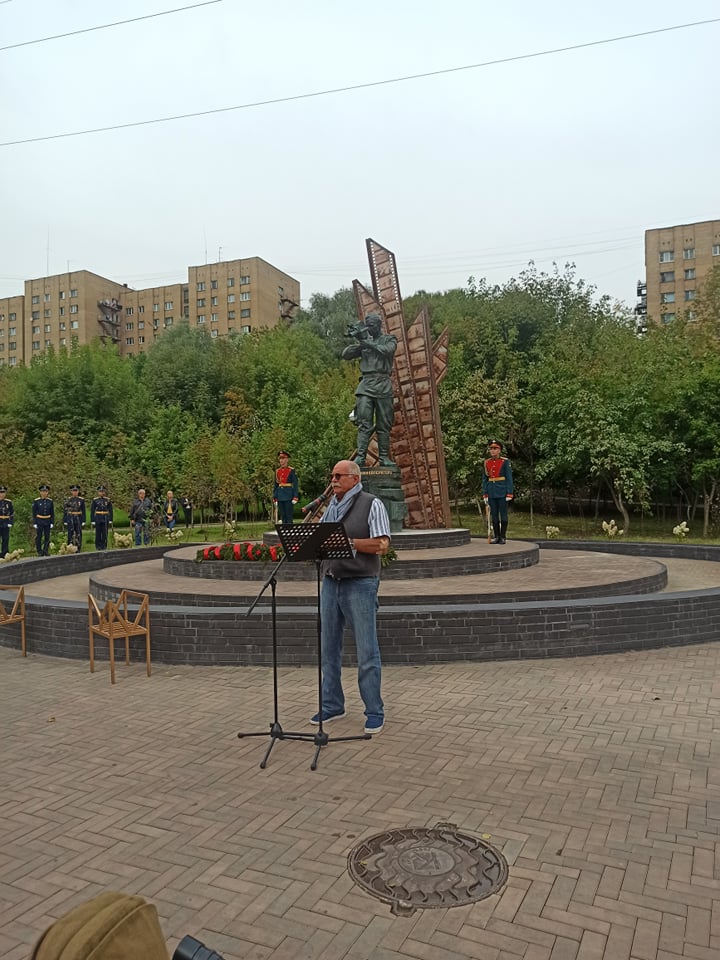 В Красногорске открыли памятник фронтовому оператору