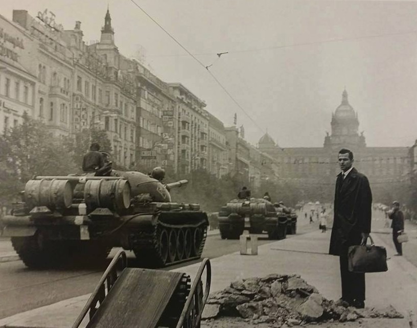 Вацлавская площадь в Праге. Август 1968 года.