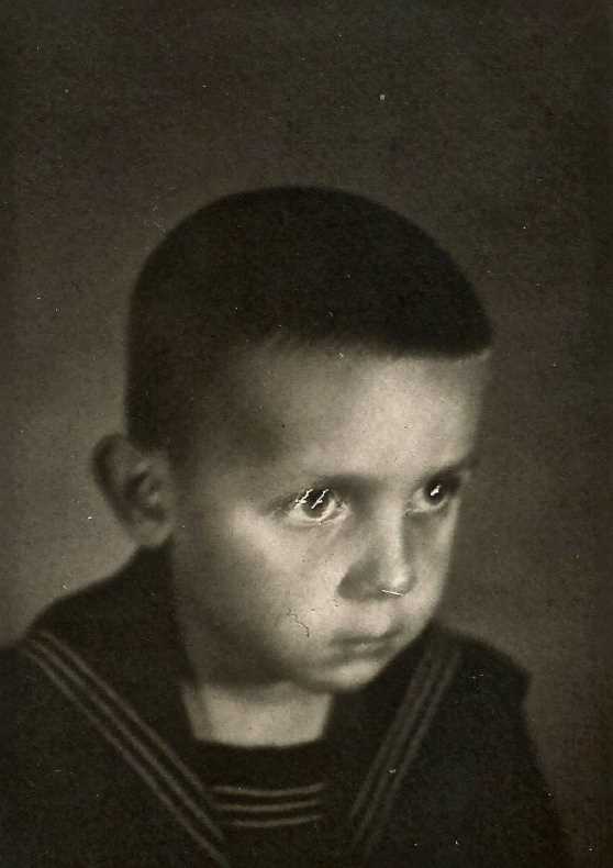Эдуард Стаченков. Ленинград, 1942 год. Фото из личного архива.