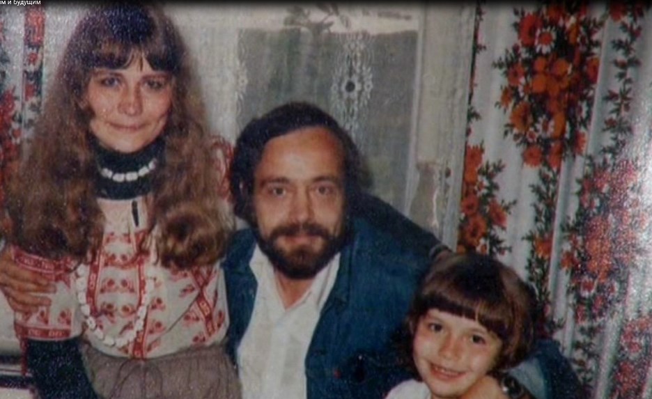 Тенгиз Семенов с женой и дочерью. Фото из частного архива. 