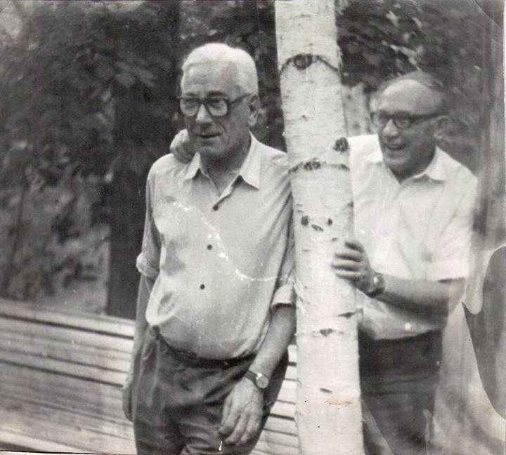 Семён Шейнин (справа) с другом Евгением Андриканисом. Фото из личного архива Екатерины Андриканис. 80-е годы.