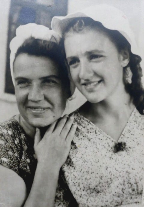 Ольга Подгорецкая с дочерью Галей.