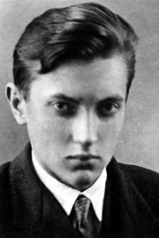 Писарев Николай Владимирович (1918–1944). Фото из семейного архива Марины Лотаревой.  