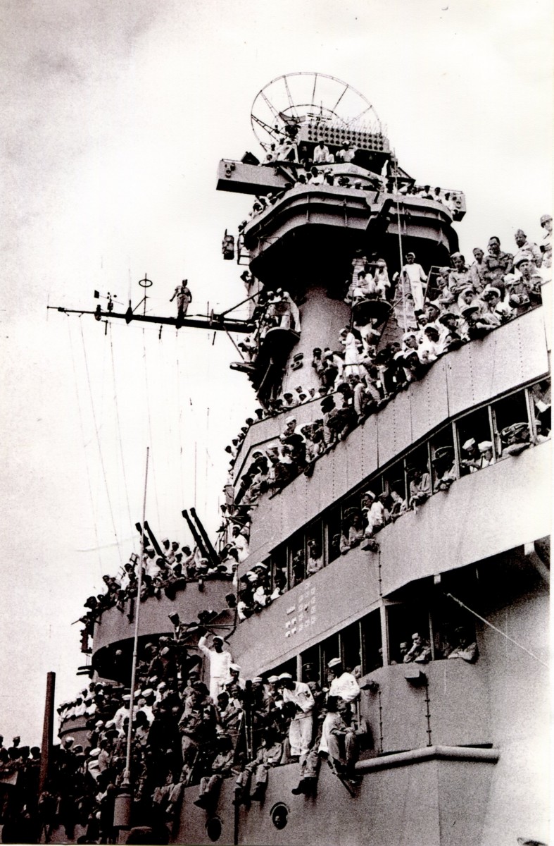 На линкоре «Миссури» в Токийском заливе 02 сентября 1945 года. Автор фото: М. Посельский. Фото из семейного архива Наталии Венжер.