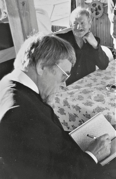 Валентин Курбатов и Вячеслав Орехов. Фото из архива В. Орехова.