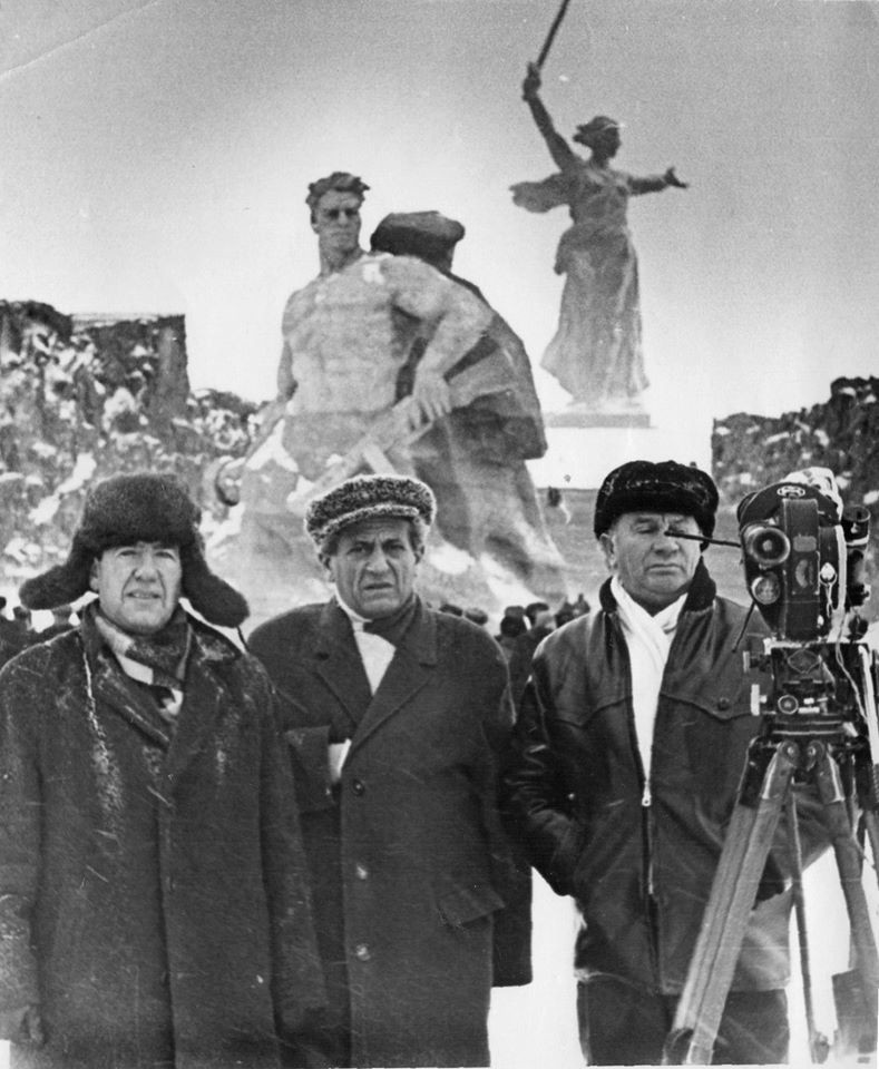Фронтовые кинооператор (слева направо): С. Гольбрих, И. Гольдштейн, А. Орлянкин в Волгограде. Фото из семейного архива Ларисы Кучеровой (Гольбрих).