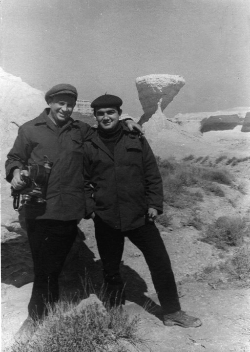 Ассистент оператора Лев Григорян (справа на фото). Фото из личного архива Н. Якимовой (Голубовой).