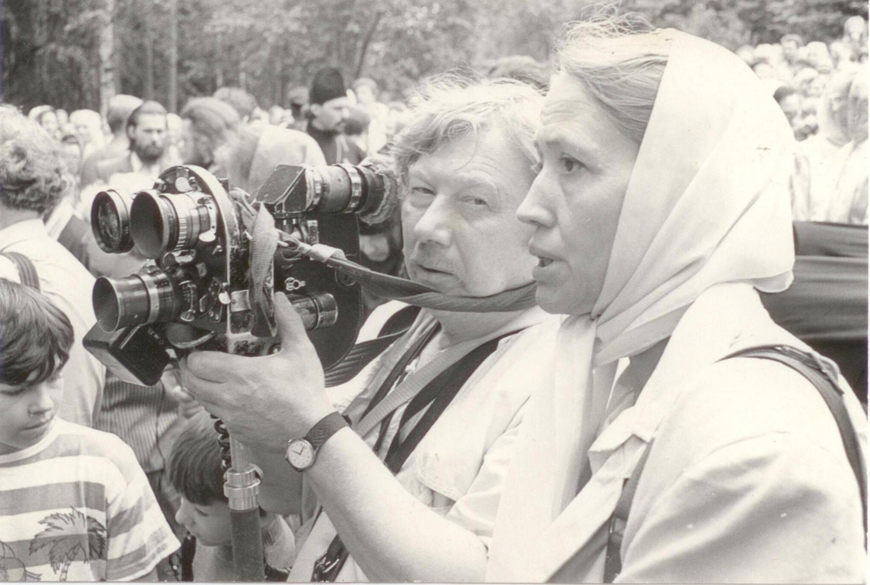 С режиссером Еленой Геккер снимает оператор Георгий Завьялов. Фото из личного архива Г. Завьялова.