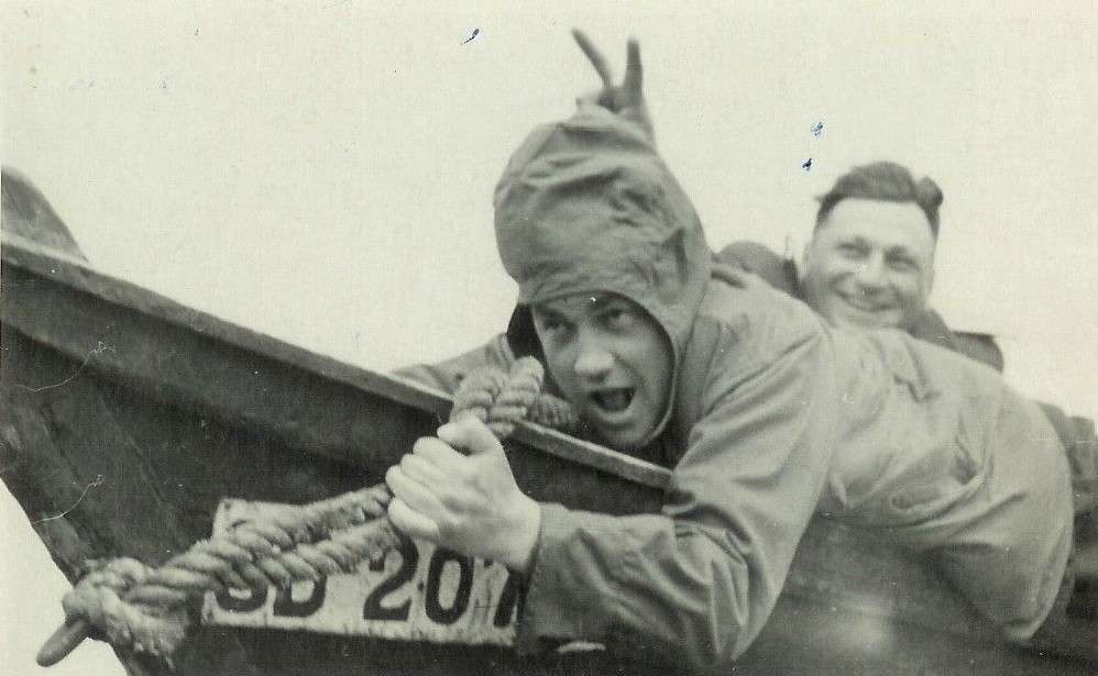Эльдар Рязанов во время съемок на острове Сахалин. Фото из личного архива Ольги Эльдаровны Рязановой.        