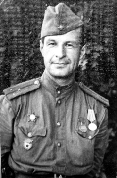 Масленников Виктор Николаевич. 1943 год. Фото из архива В.И. Фомина (Музей кино). 