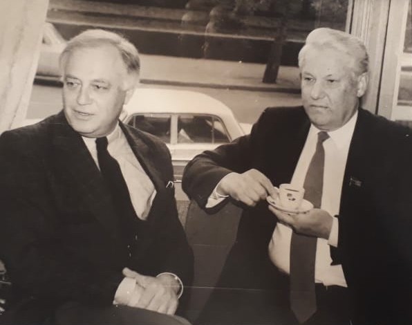 Петр Мостовой и Борис Ельцин. г. Москва, нач. 90-х годов. Автор фото: Юрий Барыкин.