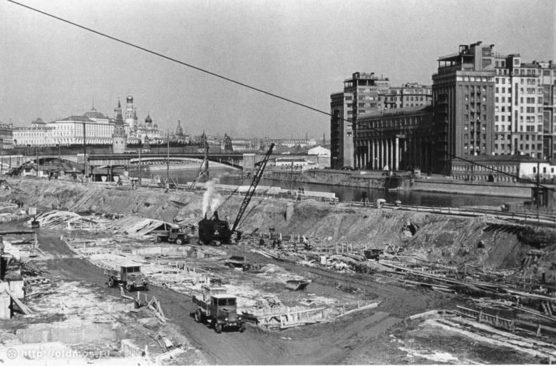 Начало строительства Дворца Советов. Фото 1930-х г.г.