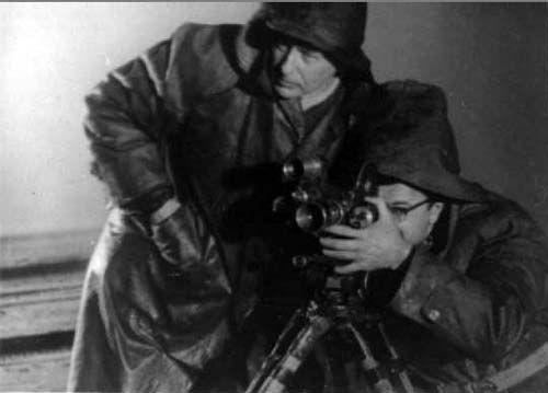 Р.Л. Кармен и С.Е. Медынский на съемках фильма ПОКОРИТЕЛИ МОРЯ. 1950 год.