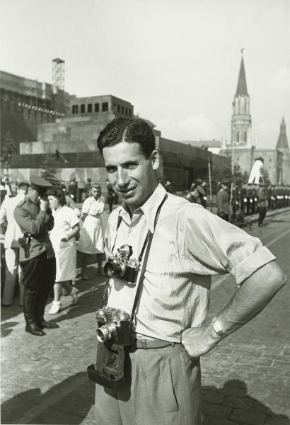 Фотокорреспондент Михаил Трахман. 1945 год. Автор фото: Аркадий Шайхет. Источник: МАММ / МДФ.