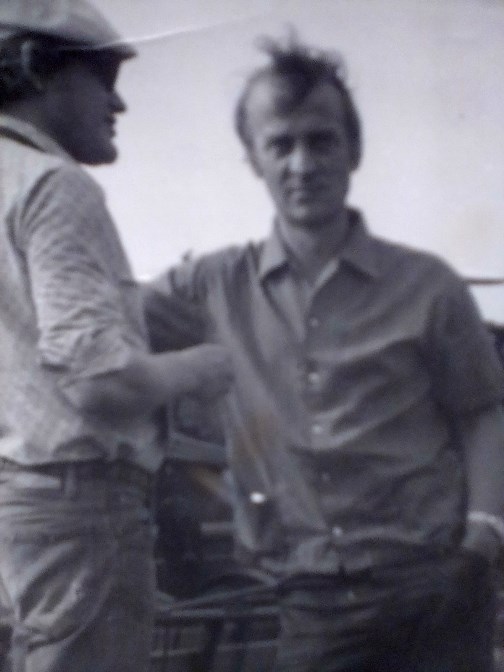 На фото (слева направо): оператор В. Беляев, режиссер С. Швецов. 1980-е годы.