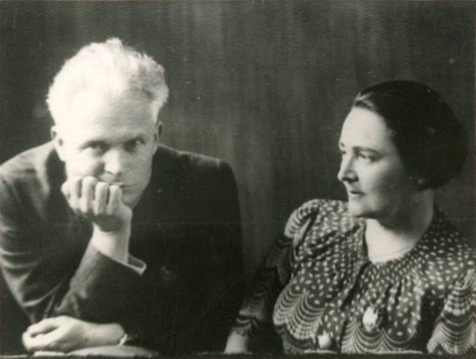 Кинорежиссёры Александр Довженко и Эсфирь Шуб. Фото из частного архива.