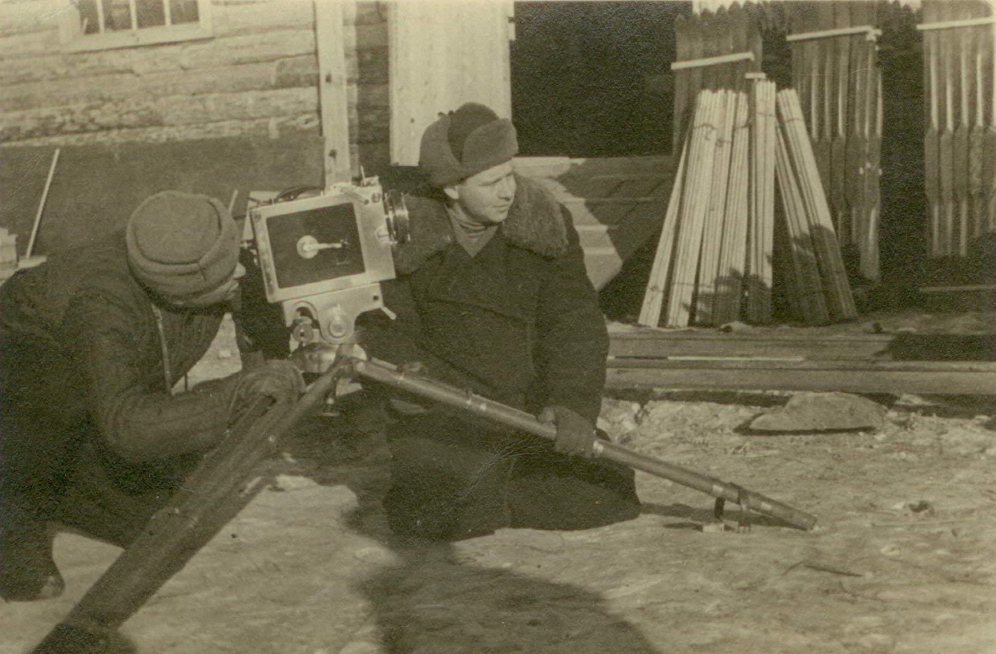 Экспонат #6. Кушешвили и Борзунин на съёмках. 1939 год