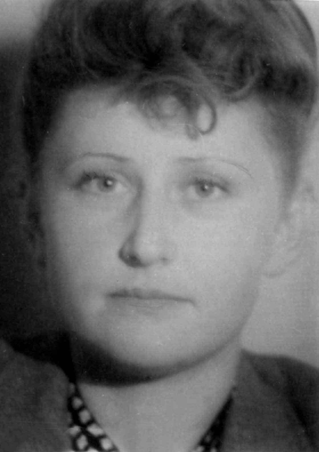 Экспонат #39. Мая Попова — практикантка на ЦСДФ. 1947 год