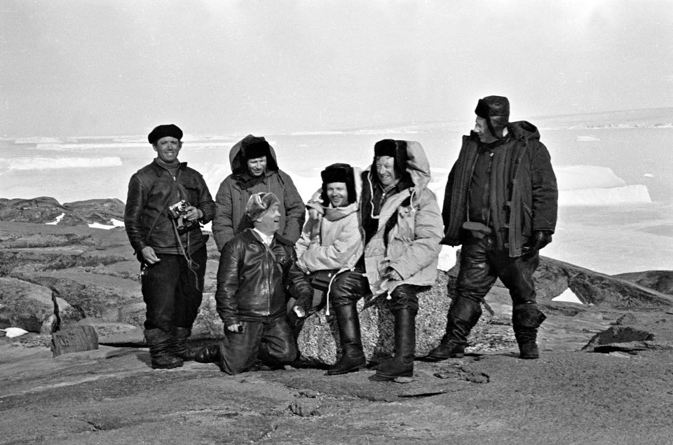 Экспонат #16. Антарктида. Посёлок Мирный. Члены советской экспедиции