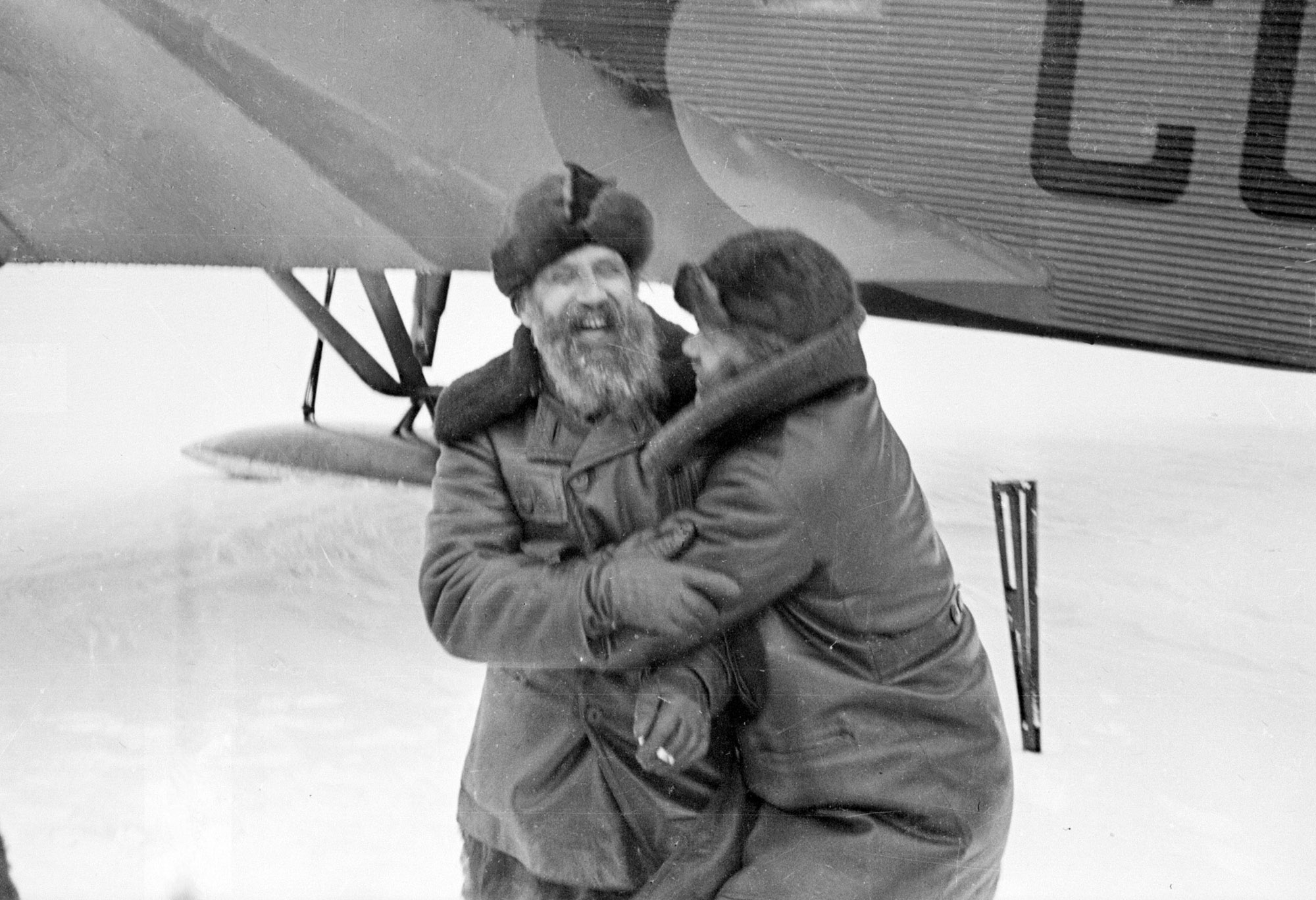 Экспонат #70. Руководитель воздушной экспедиции Отто Шмидт. СП-1. 1937 год